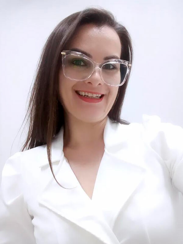 Dra. Camila Costa